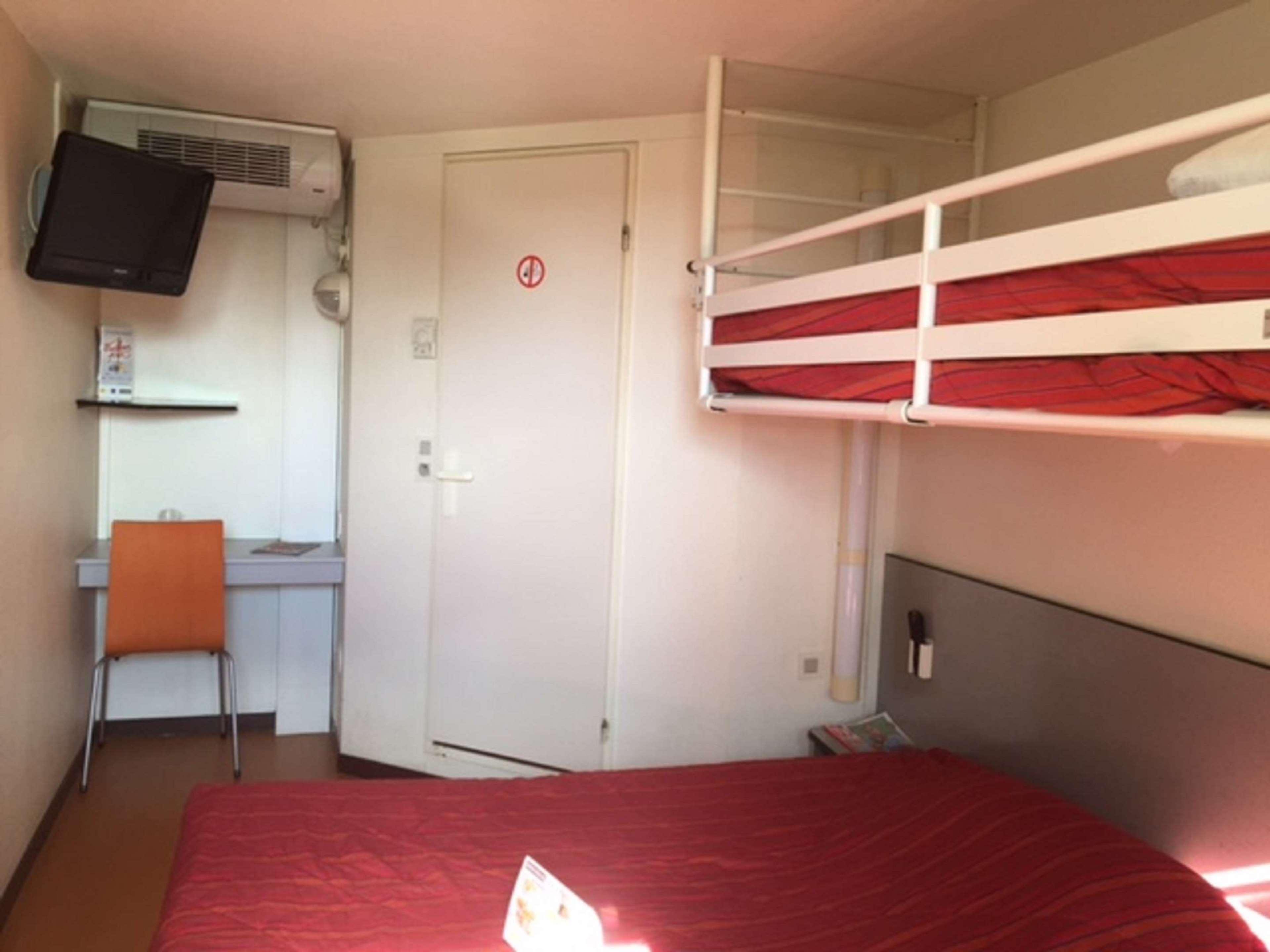Kyriad Niort - La Creche Eksteriør billede