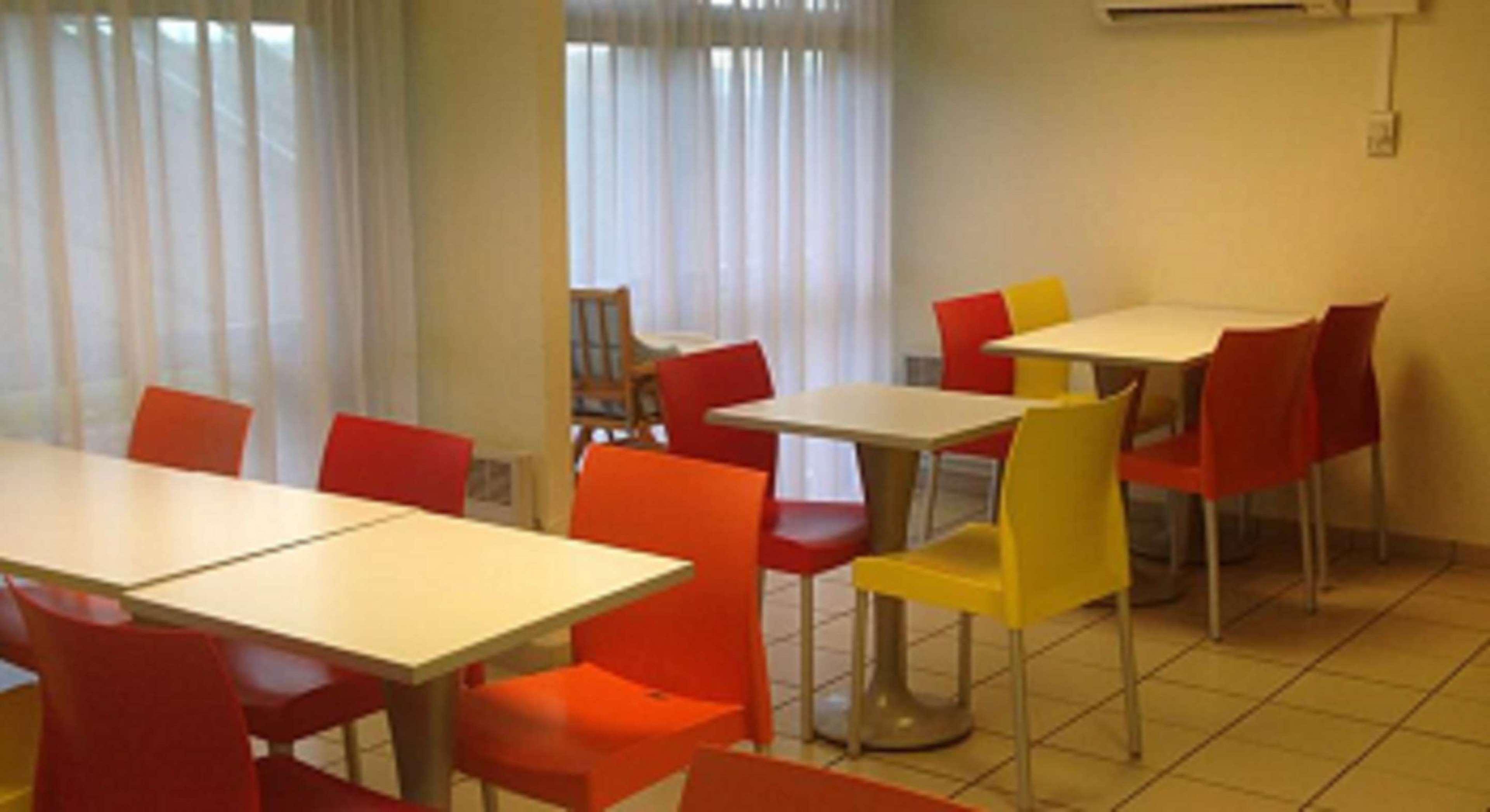 Kyriad Niort - La Creche Eksteriør billede