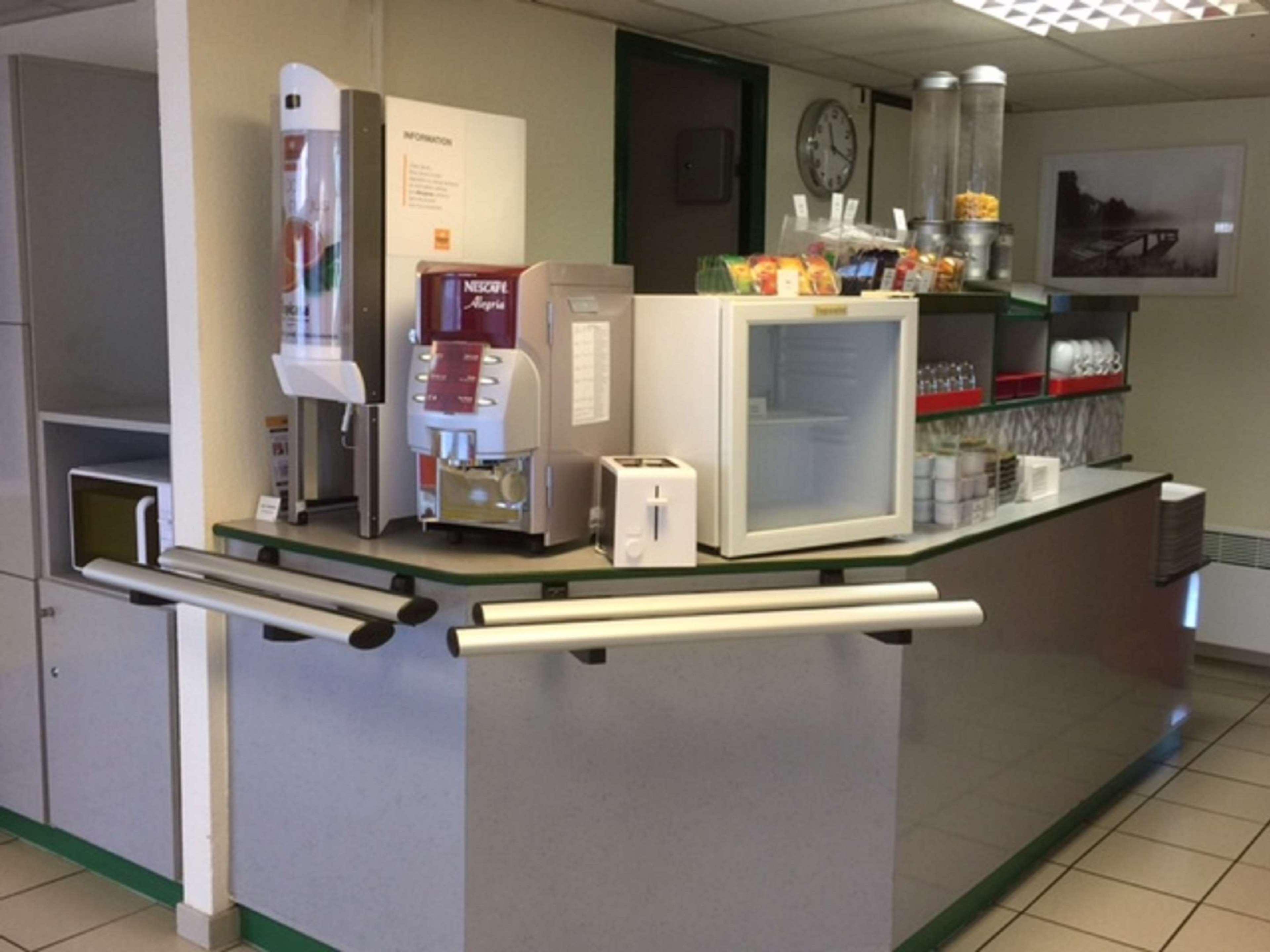 Kyriad Niort - La Creche Eksteriør billede