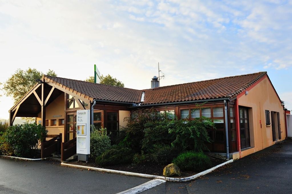 Kyriad Niort - La Creche Eksteriør billede